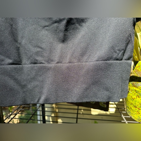 OFFLINE By Aerie Sidewalk Seamless Cropped T-Shirt Size Small Black Women’s - Picture 5 of 12